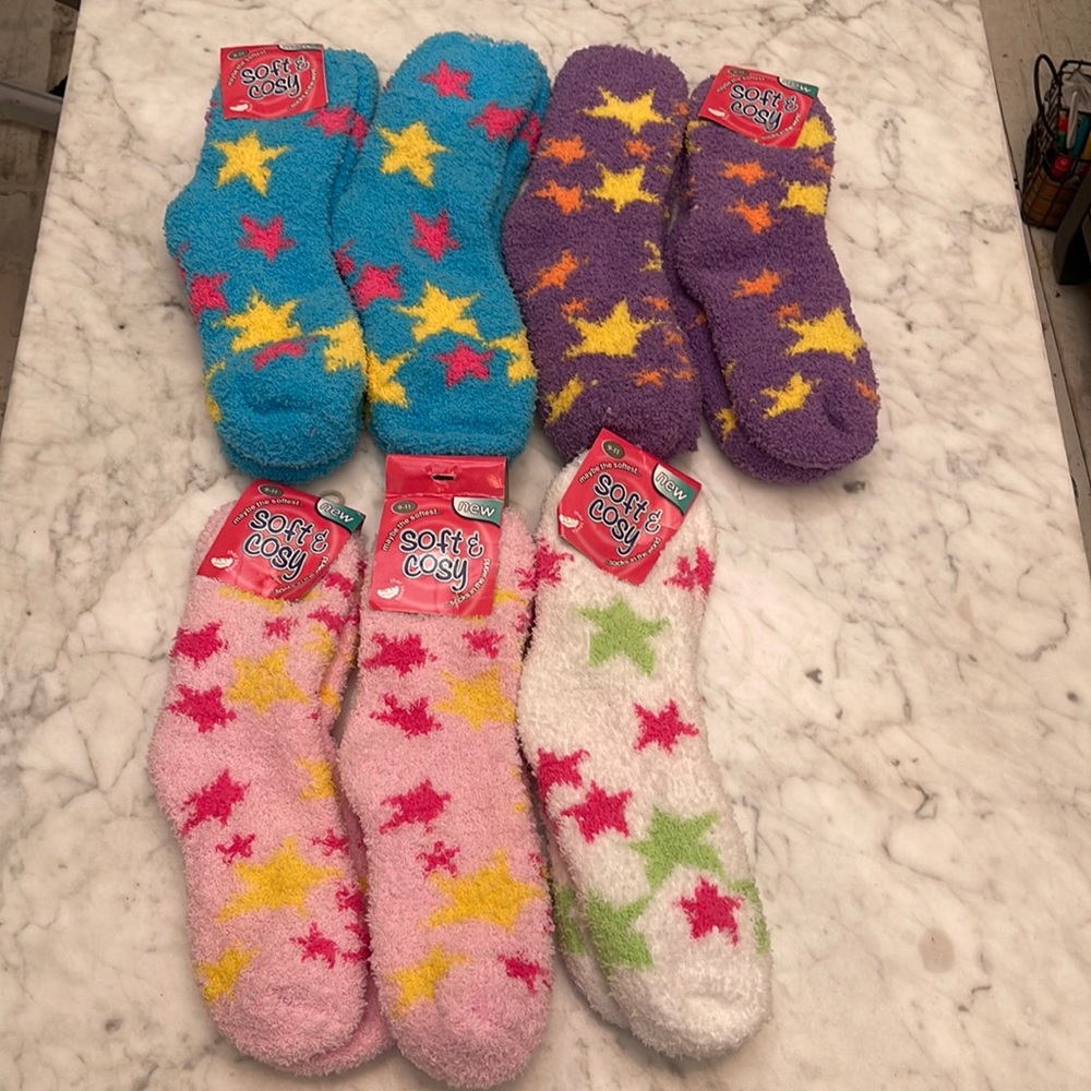 7 pairs of new fuzzy socks with stars bundle
